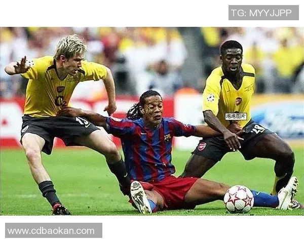 足球剪袜子趣事揭秘如何通过简单技巧提升比赛表现