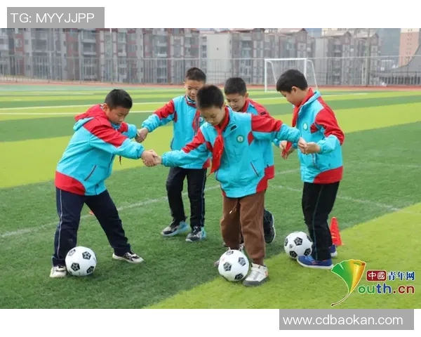 遵化足球热潮来袭青少年踢球活动蓬勃发展助力健康成长